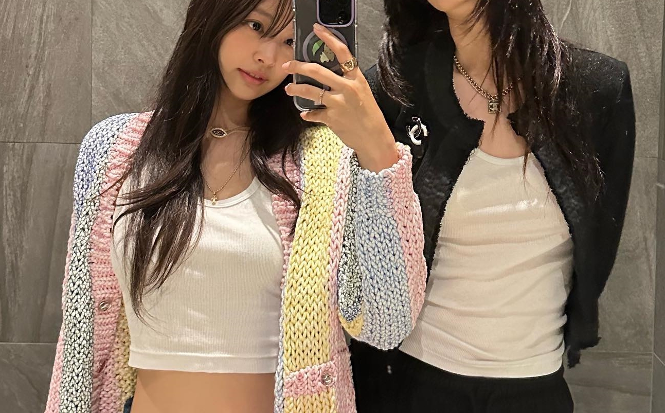 도쿄 데이트 한 제니, 배 훤히 드러내고 어부바까지 제니 신현지 거울셀카