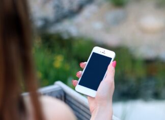 Apple, iPhone 18 Pro에 5G C2 모뎀 준비, Qualcomm과 결별 준비? 휴대폰