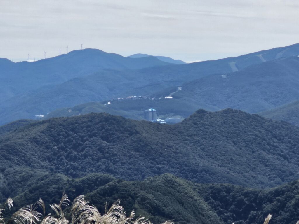 민둥산 정상에서 바라본 강원랜드 