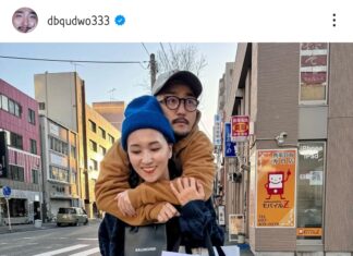 친누나 등에 업혀서 해외여행 중인 유병재