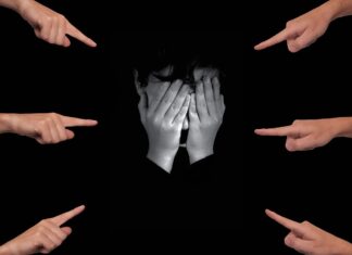 “엄마도 없는 자식이” 놀림당한 아들…복수한 아빠가 받은 벌 따돌림 왕따