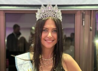 미인대회 우승한 60살 여성의 믿을 수 없는 외모