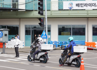 배달의민족, 배달 라이더 보험료 인하로 경제적 부담 덜어 배민 오토바이