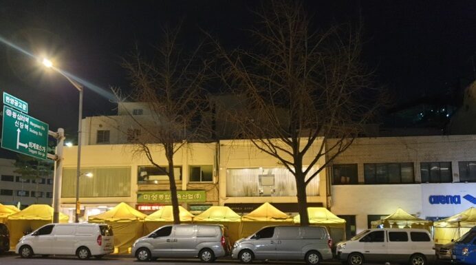 사라지지 않는 동대문 ‘명품 짝퉁’…새빛시장서 위조상품 217점 압수