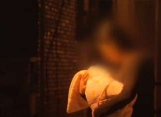 방에서 신생아 낳고, 밟아 죽인 20대 미혼모가 뱉은 망언