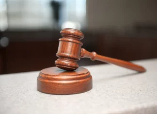 아내와 아들 불륜관계 의심한 50대 아빠의 결말 판사봉