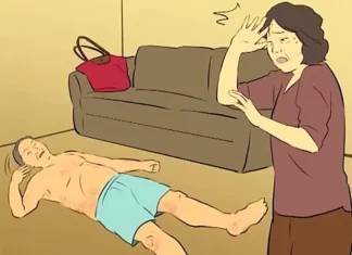 친정엄마 왔는데 알몸으로 거실에 드러누운 시아버지