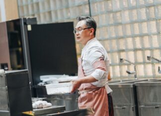 제주공항 참사 유족 위해 김밥 200줄 제공한 유명 셰프
