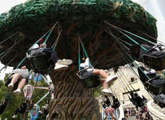 롯데월드 상징이었던 대표 놀이기구 사라진다