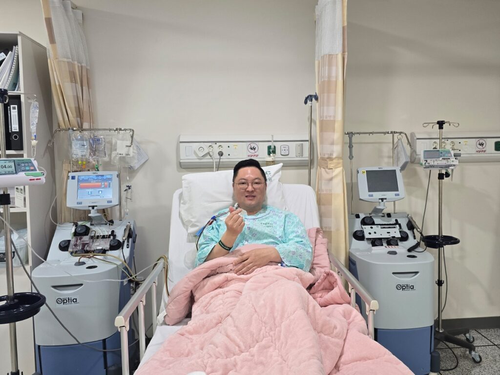 조혈모세포 기증중인 김은철대표 / 본인제공