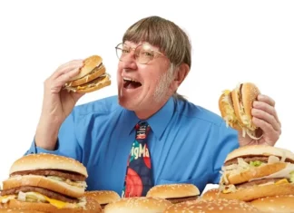 53년간 빅맥 3만5000개 먹고도 건강한 70대가 꼭 지켰다는 규칙