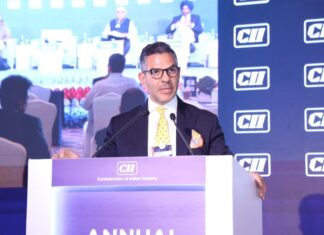 벌에 쏘여 죽은 인도 억만장자