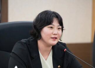 “넌 학벌도 안 좋지?ㅋㅋ” 비하 댓글 논란 국민의힘 시의원, 결국…
