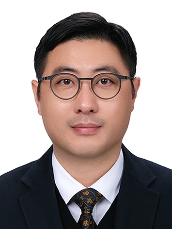 몰라서 놓치는 돌봄의 권리, 그 문 앞에서 멈춘 어르신들을 위하여 /
최현석 행정사
