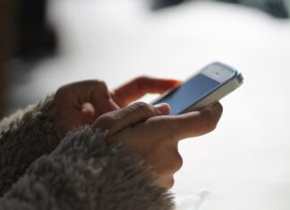 챗GPT 조언 들었다가 정신병동에 갇히게 된 사연 스마트폰 핸드폰 휴대폰