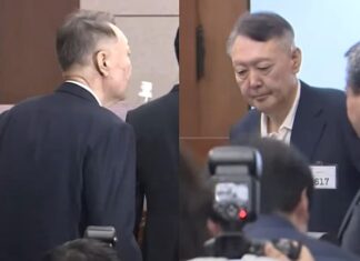 팍 늙은 듯한 65세 윤석열 재판 출석 얼굴 윤석열