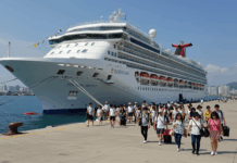 중국인 무비자 개방 첫날, 2800명 중국 관광객 인천항 입항… 국내 관광업계 ‘유커 특수’ 기대감 고조