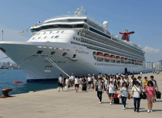 중국인 무비자 개방 첫날, 2800명 중국 관광객 인천항 입항… 국내 관광업계 ‘유커 특수’ 기대감 고조