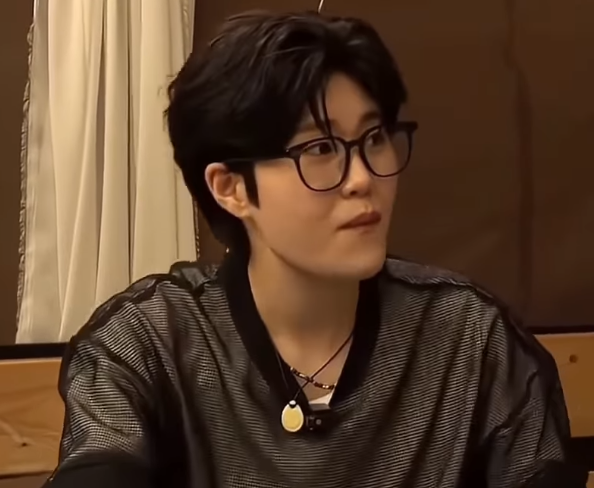 엄지훈남을 연기하는 엄지윤