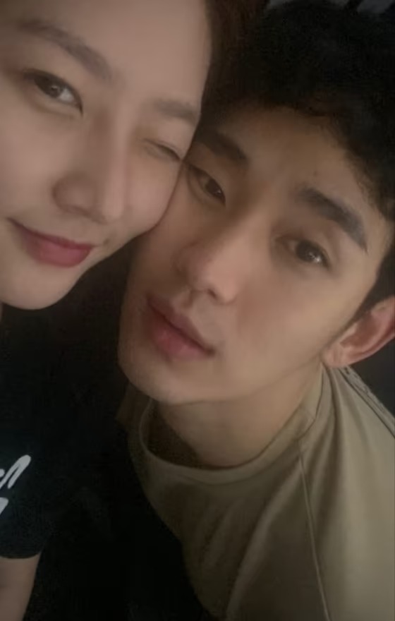 김수현 김새론