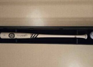 트럼프가 이재명에게 준 야구배트 사인 선수는 인기 없는 2할 타자