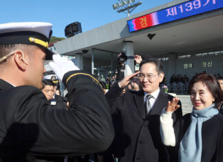이재용, 아들 이지호 경례에 흔들리는 입꼬리 그리고 함박웃음(영상)